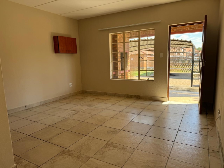 2 Bedroom Property for Sale in Waterval East North West